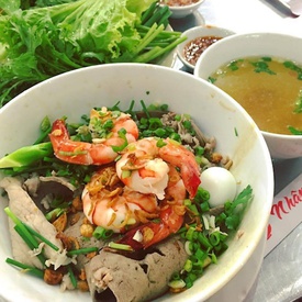Top 5 Places for Street Food in Saigon